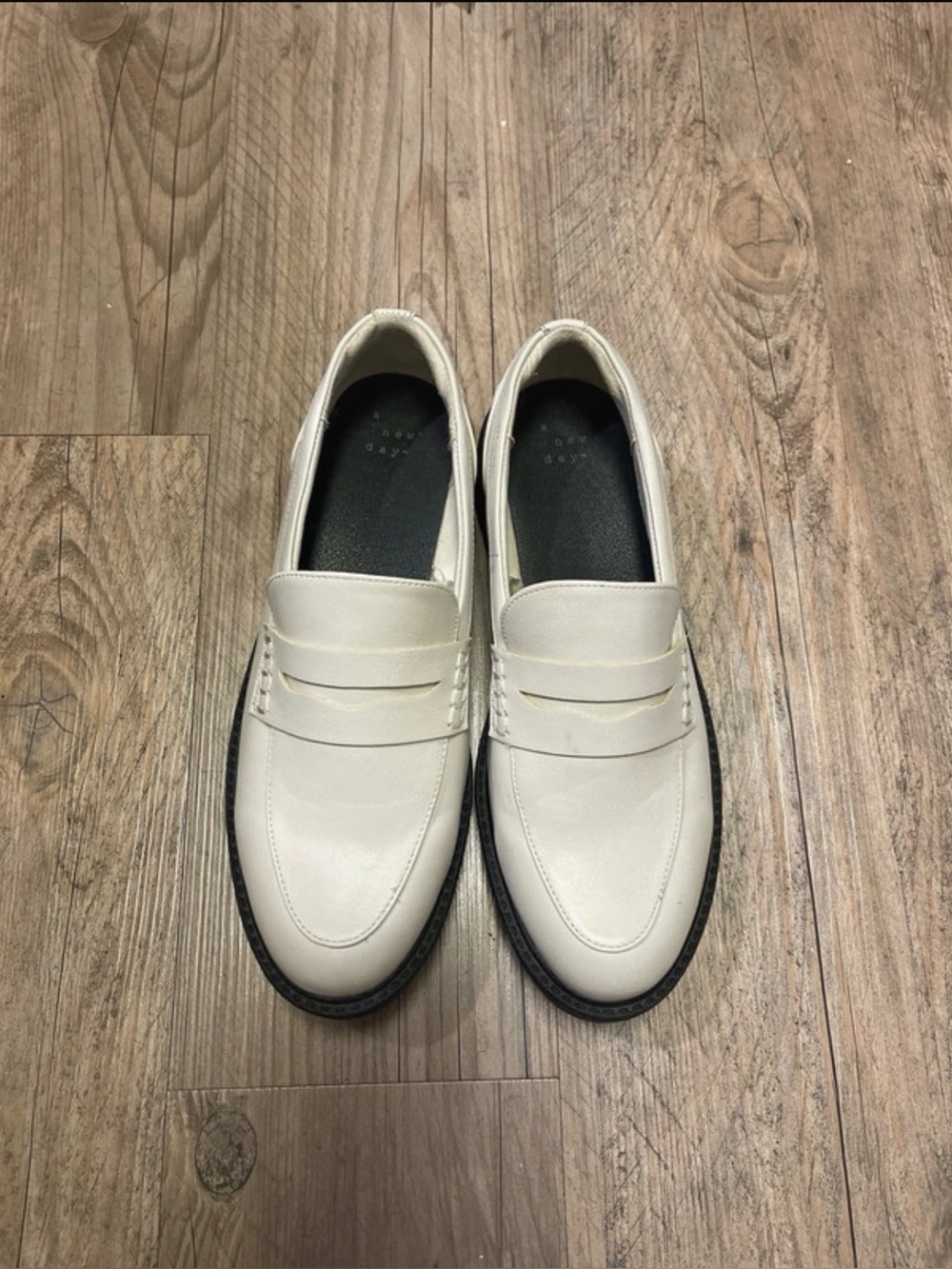 A New Day Women’s White Penny Loafers Size 8.5